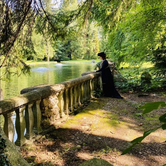 Meet your Posher! - Picture 4 of 10